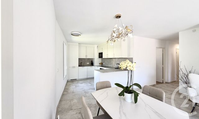 Appartement T4 &agrave; vendre - 4 pi&egrave;ces - 81,01 m2 - Le Rouret - 06 - PROVENCE-ALPES-COTE-D-AZUR