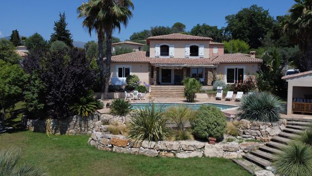 Maison à vendre - 7 pièces - 274,65 m2 - Roquefort Les Pins - 06 - PROVENCE-ALPES-COTE-D-AZUR