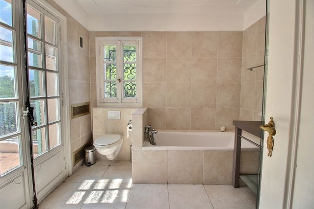 Maison à vendre - 10 pièces - 339,24 m2 - Roquefort Les Pins - 06 - PROVENCE-ALPES-COTE-D-AZUR