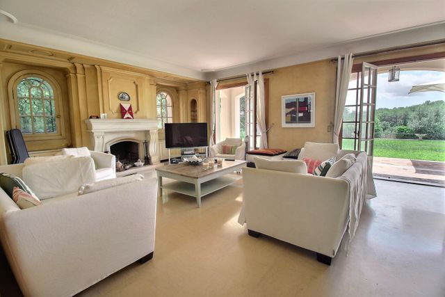 Maison à vendre - 10 pièces - 339,24 m2 - Roquefort Les Pins - 06 - PROVENCE-ALPES-COTE-D-AZUR