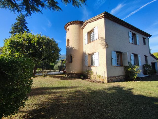 Maison à vendre - 5 pièces - 153 m2 - Chateauneuf Grasse - 06 - PROVENCE-ALPES-COTE-D-AZUR