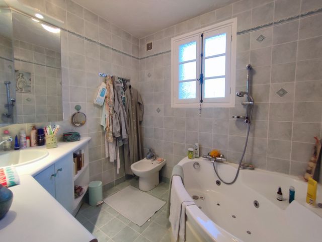 Maison à vendre - 5 pièces - 153 m2 - Chateauneuf Grasse - 06 - PROVENCE-ALPES-COTE-D-AZUR