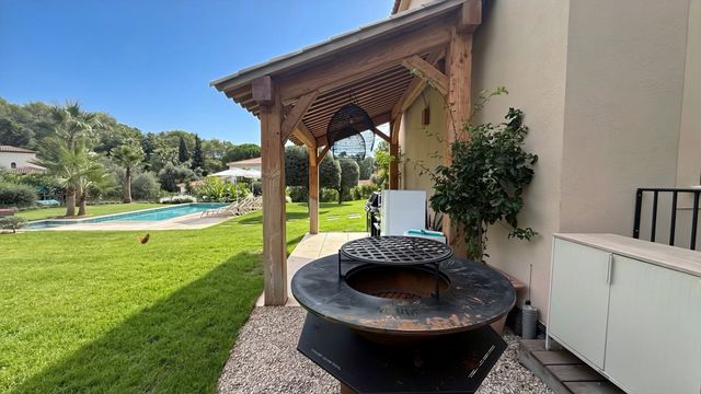 Maison &agrave; vendre - 6 pi&egrave;ces - 173,17 m2 - Roquefort Les Pins - 06 - PROVENCE-ALPES-COTE-D-AZUR