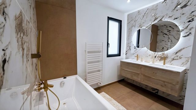 Maison &agrave; vendre - 6 pi&egrave;ces - 173,17 m2 - Roquefort Les Pins - 06 - PROVENCE-ALPES-COTE-D-AZUR